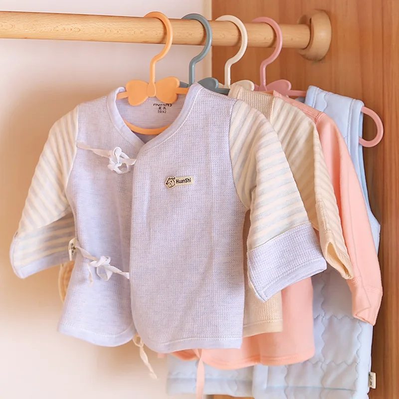 5-50 قطعة شماعات الطفل البلاست - مراجعة Baby Nursery Uniform وسعره