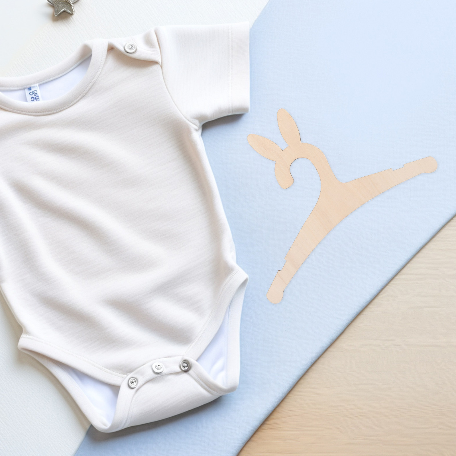 5 قطع من علاقات الملابس الخشبي - مراجعة Baby Nursery Room وسعره